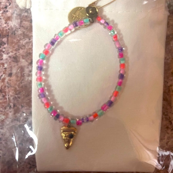Venessa Arizaga Shark Tooth Bracelet - Picture 1 of 2